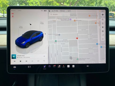 Used 2024 Tesla Model Y Long Range AWD/4WD image 29