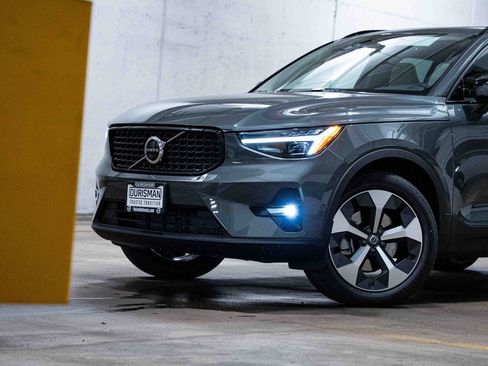 New 2026 Volvo XC40 B4 Plus w/ Protection Package Premier image 2
