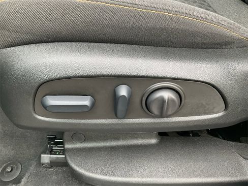 Used 2023 Chevrolet Equinox LT image 26