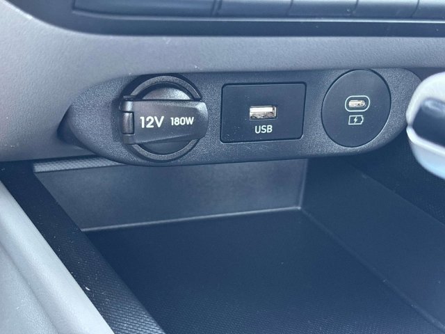 Certified 2024 Hyundai Elantra SE FWD image 24