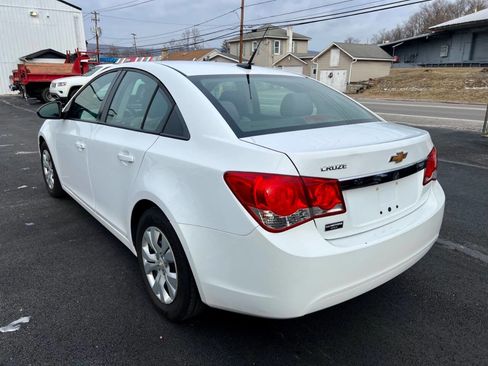 Used 2013 Chevrolet Cruze LS image 4