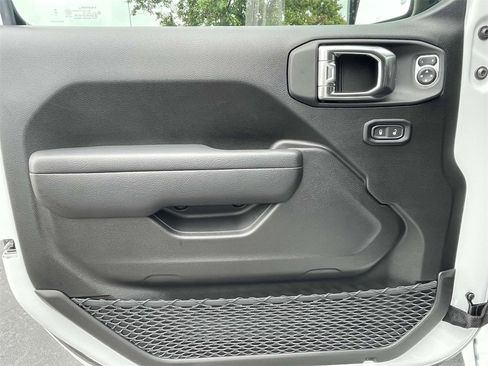 New 2025 Jeep Gladiator Sport image 26