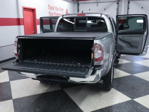 Used 2014 Toyota Tacoma PreRunner w/ SR5 Package image 23