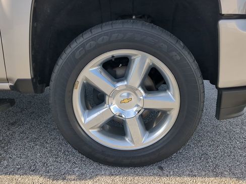 Used 2018 Chevrolet Silverado 1500 Custom w/ Custom Value Package image 9