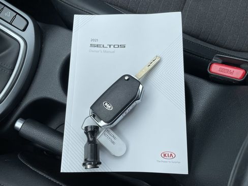 Used 2021 Kia Seltos S image 39
