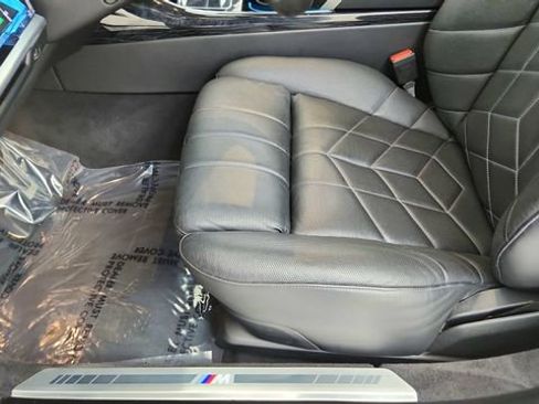 Used 2024 BMW 740i xDrive w/ Premium Package image 37