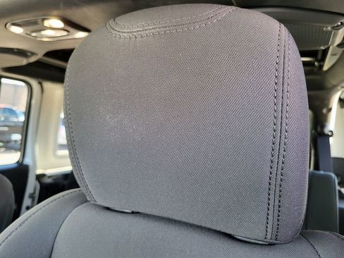 Used 2023 Jeep Wrangler Unlimited w/ Sun & Screen Package image 15