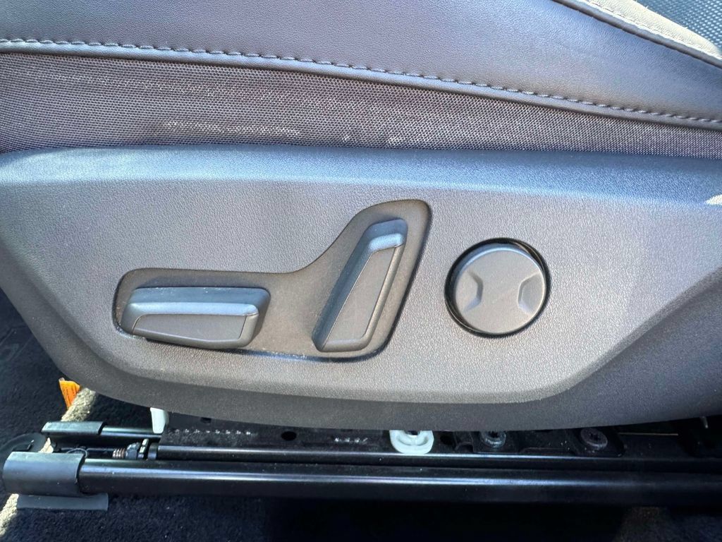 Certified 2023 Kia Niro EX Touring FWD image 19