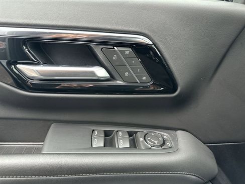 Used 2025 Chevrolet Tahoe LT AWD/4WD image 31