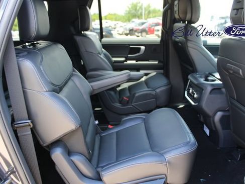 New 2027 Ford Expedition Max Platinum w/ Stealth Appearance Package RWD image 9