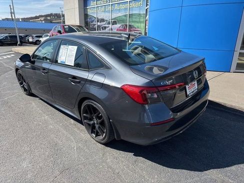 Used 2023 Honda Civic Sport image 3