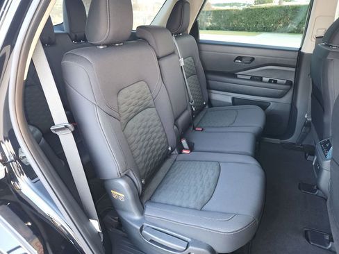 Certified 2024 Nissan Pathfinder SV image 15