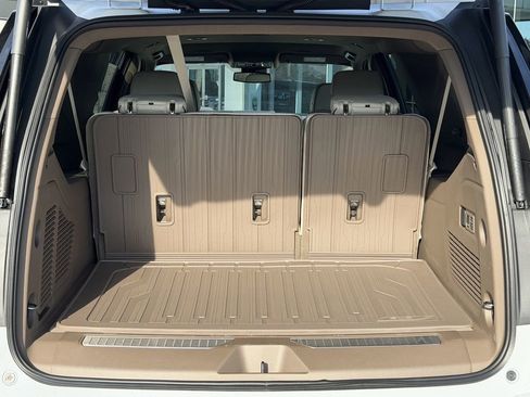 New 2026 GMC Yukon XL Denali w/ LPO, Floor Liner Package RWD image 12