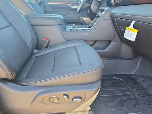 New 2026 GMC Sierra 2500 Denali w/ Denali Reserve Package AWD/4WD image 10