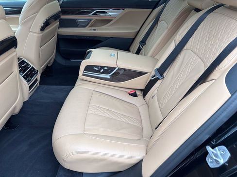 Certified 2022 BMW 750i xDrive w/ Executive Package AWD/4WD image 55