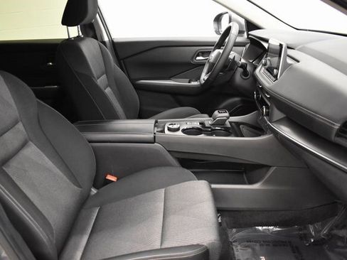 Used 2025 Nissan Rogue SV image 21