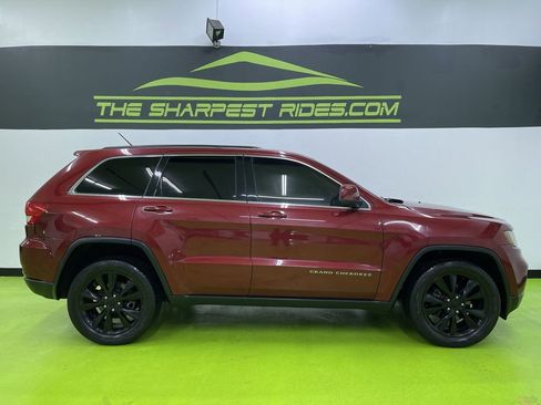 Used 2013 Jeep Grand Cherokee Altitude image 11