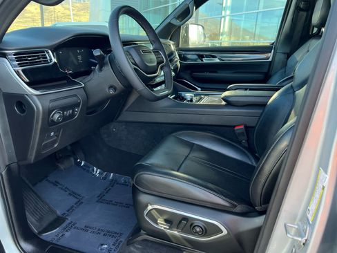 Used 2023 Jeep Wagoneer 4WD w/ Convenience Group I image 28