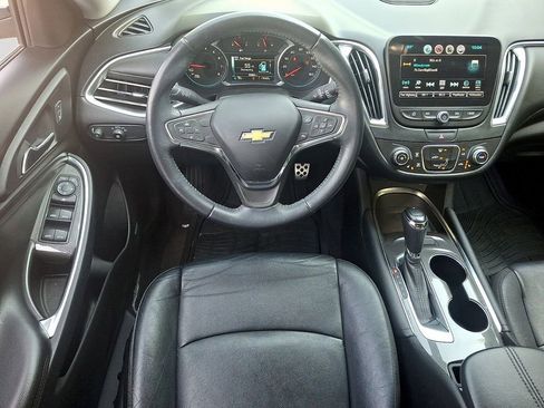 Used 2016 Chevrolet Malibu LT w/ Leather Package FWD image 12