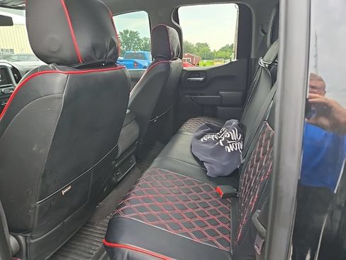 Used 2019 Chevrolet Silverado 1500 Custom Trail Boss AWD/4WD image 4