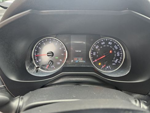 Used 2021 Toyota RAV4 XLE w/ Convenience Package image 19