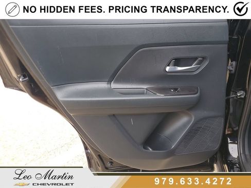Used 2025 Nissan Kicks SV FWD image 11