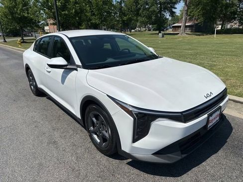 Certified 2025 Kia K4 FWD image 24
