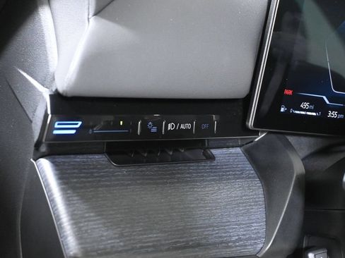 Used 2026 BMW 530i w/ Premium Package RWD image 25