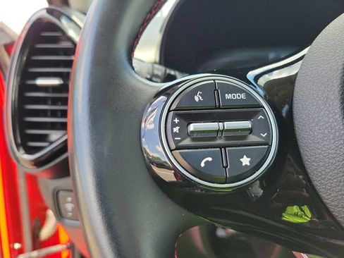 Certified 2025 Kia Soul GT-Line w/ GT-Line Technology Package FWD image 35