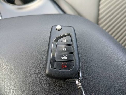 Used 2019 Toyota Camry SE FWD image 29