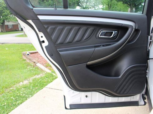 Used 2014 Ford Taurus SEL w/ Equipment Group 201A FWD image 30