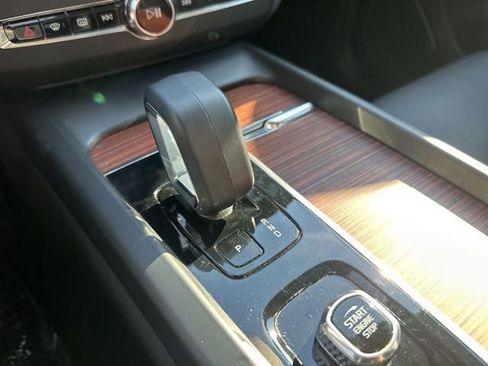 Certified 2023 Volvo XC60 B5 Plus w/ Climate Package image 20