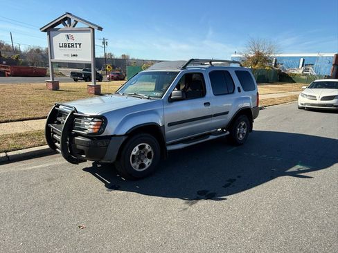 Used 2001 Nissan Xterra XE image 1