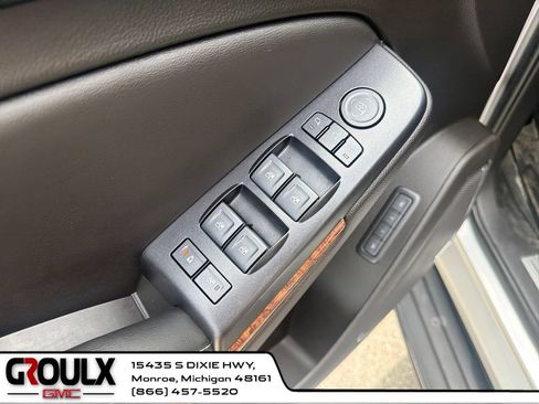 Used 2019 Chevrolet Tahoe Premier AWD/4WD image 12