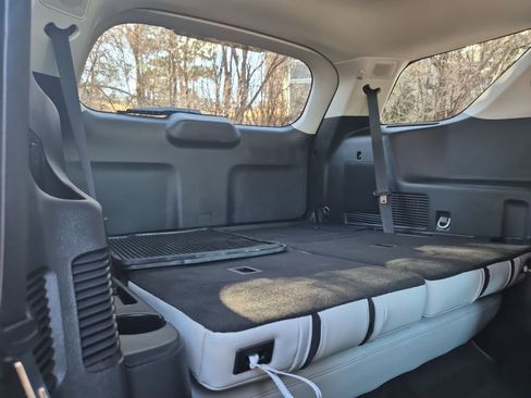 Certified 2025 Ford Explorer Platinum w/ LUX Leather Package image 31