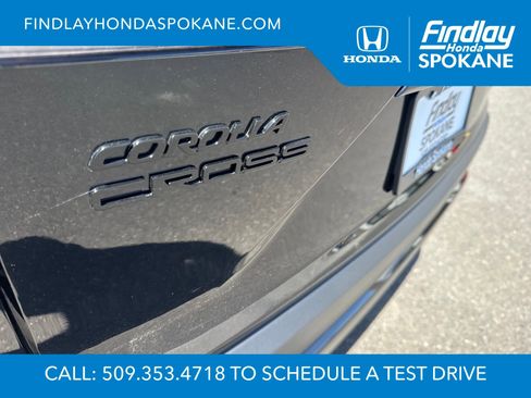 Used 2025 Toyota Corolla Cross AWD Hybrid w/ Moonroof Package image 5