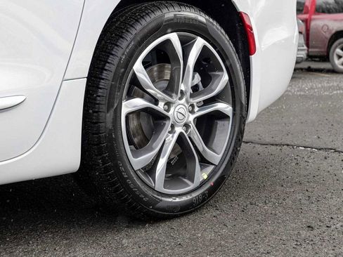 New 2026 Chrysler Pacifica Pinnacle image 10