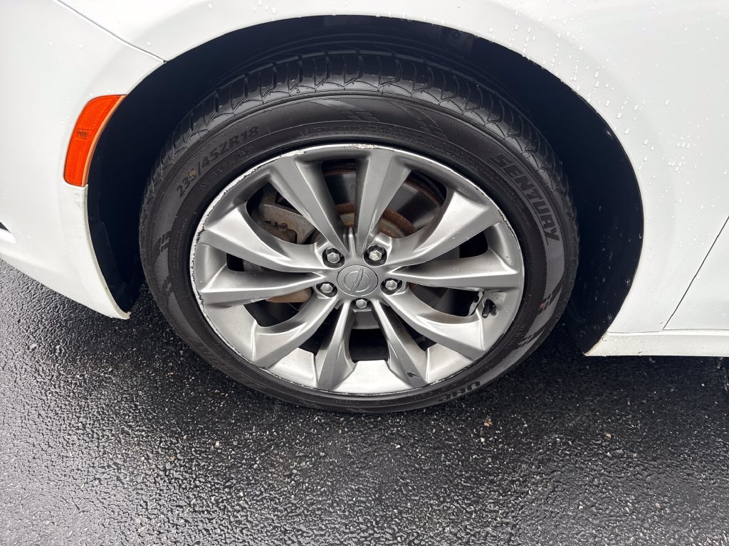 Used 2015 Chrysler 200 S w/ Comfort Group FWD image 14
