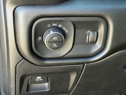 New 2026 RAM 1500 Express AWD/4WD image 21