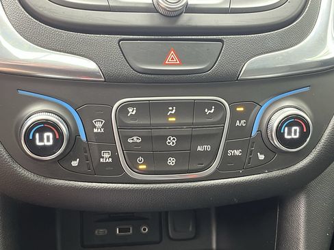 Certified 2020 Chevrolet Equinox LT w/ LT True North Edition AWD/4WD image 20