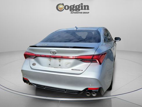 Used 2022 Toyota Avalon Touring image 6