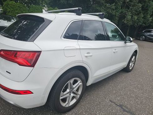 Used 2019 Audi Q5 2.0T Premium w/ Convenience Package AWD/4WD image 2