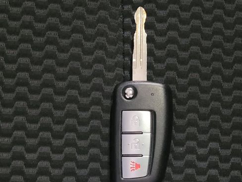 Used 2019 Nissan Rogue Sport S image 32