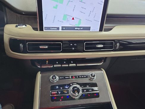 Used 2023 Lincoln Aviator Reserve w/ Elements Package Plus image 10