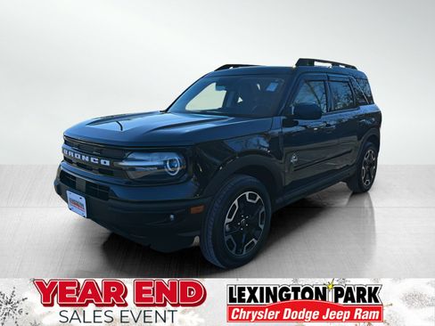 Used 2023 Ford Bronco Sport Outer Banks w/ Tech Package image 2