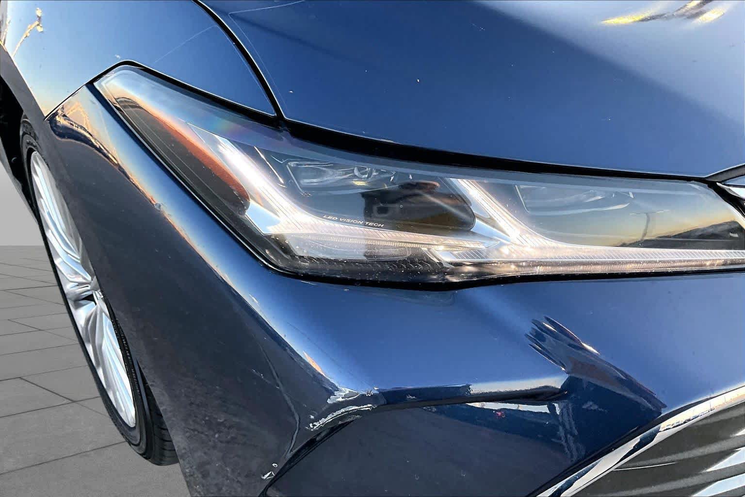 Used 2020 Toyota Avalon Limited FWD image 28