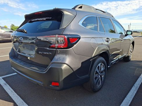 Certified 2025 Subaru Outback Premium AWD/4WD image 7