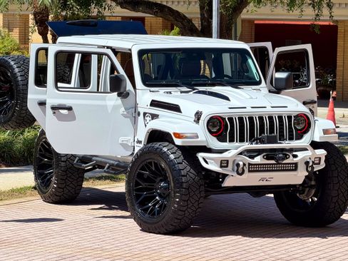Used 2025 Jeep Wrangler Unlimited Sport AWD/4WD image 7