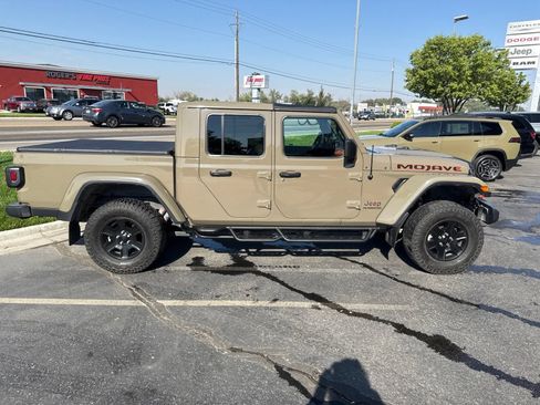 Used 2020 Jeep Gladiator Mojave w/ Cold Weather Group AWD/4WD image 2
