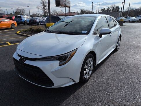 Certified 2024 Toyota Corolla LE image 3